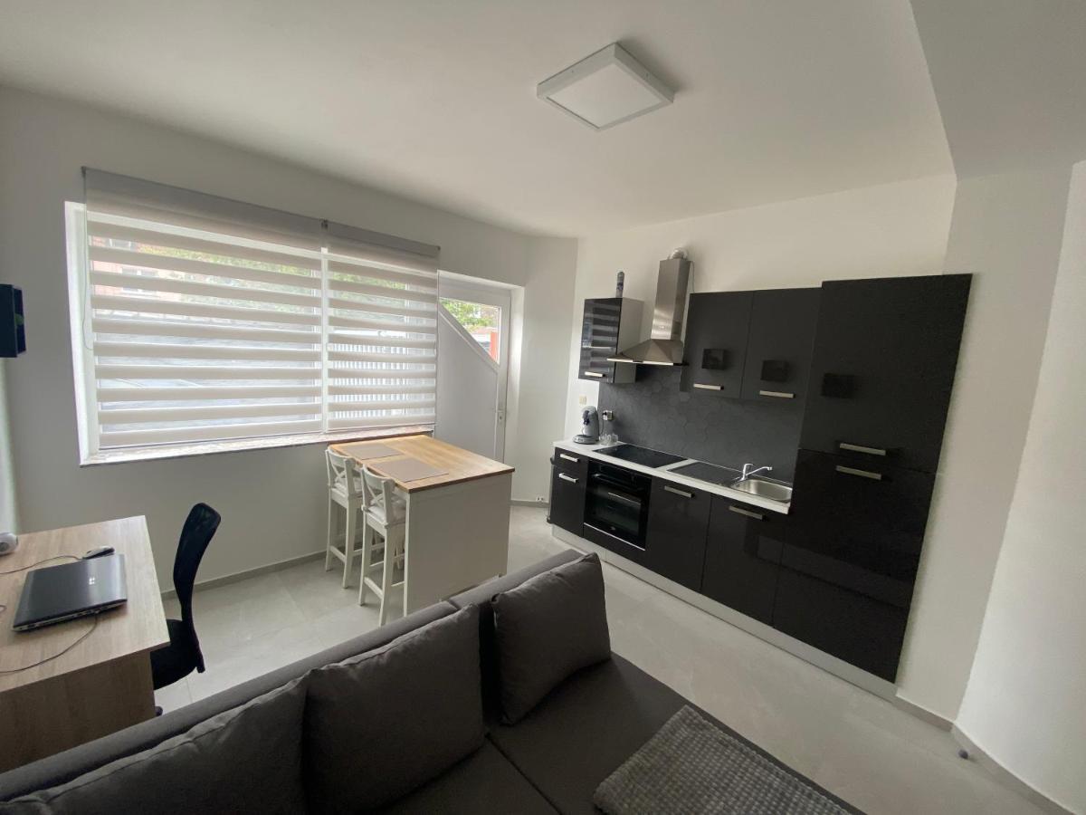 1-C Superbe Appartement Tres Calme Et Bien Decore Charleroi Eksteriør bilde