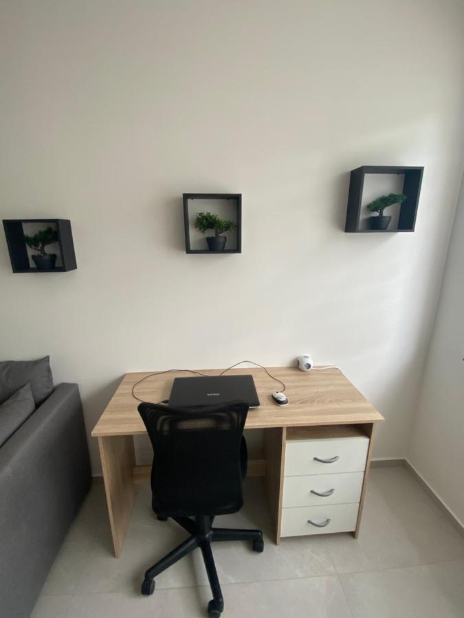 1-C Superbe Appartement Tres Calme Et Bien Decore Charleroi Eksteriør bilde