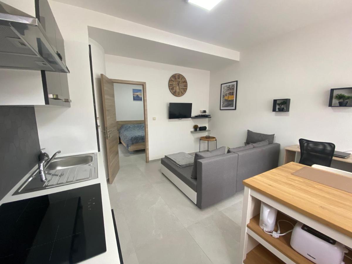 1-C Superbe Appartement Tres Calme Et Bien Decore Charleroi Eksteriør bilde
