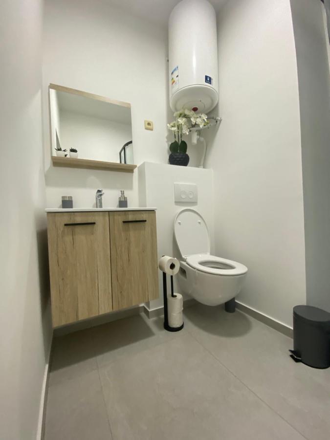 1-C Superbe Appartement Tres Calme Et Bien Decore Charleroi Eksteriør bilde