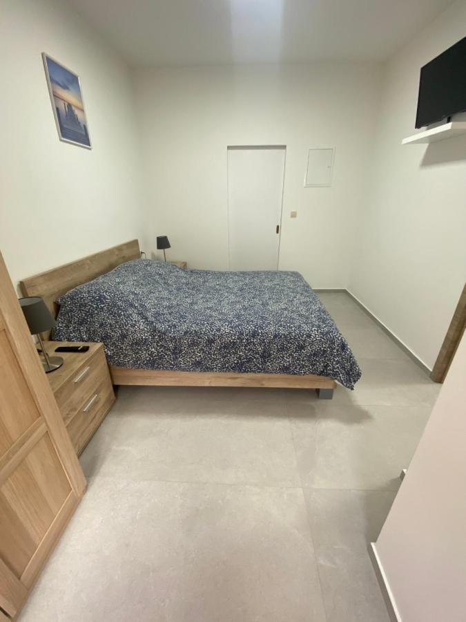 1-C Superbe Appartement Tres Calme Et Bien Decore Charleroi Eksteriør bilde