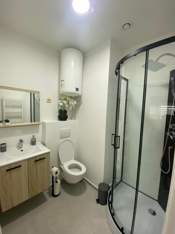 1-C Superbe Appartement Tres Calme Et Bien Decore Charleroi Eksteriør bilde