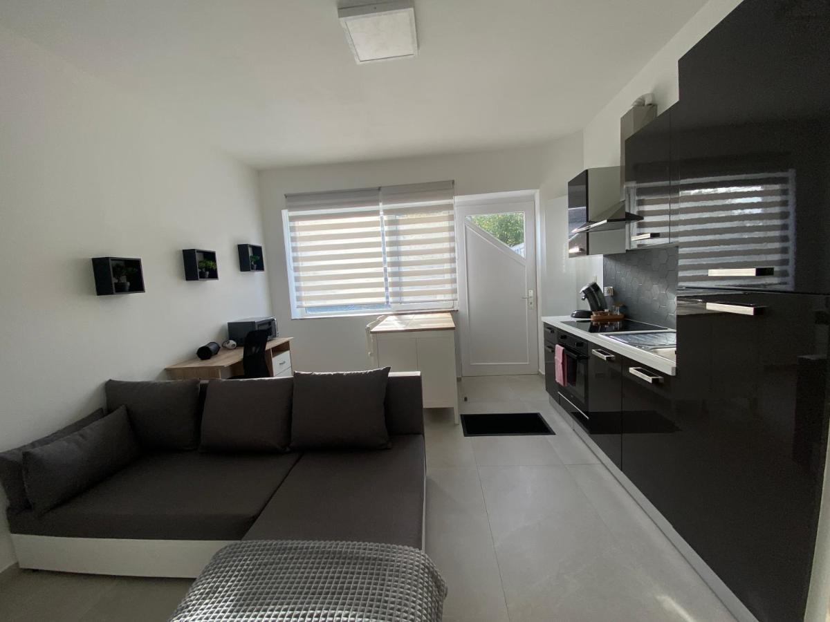 1-C Superbe Appartement Tres Calme Et Bien Decore Charleroi Eksteriør bilde